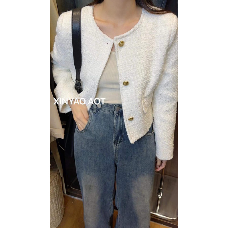 9150 ÁO DẠ TWEED CỔ TRÒN CÚC VÀNG HAI NẮP TÚI BÊN