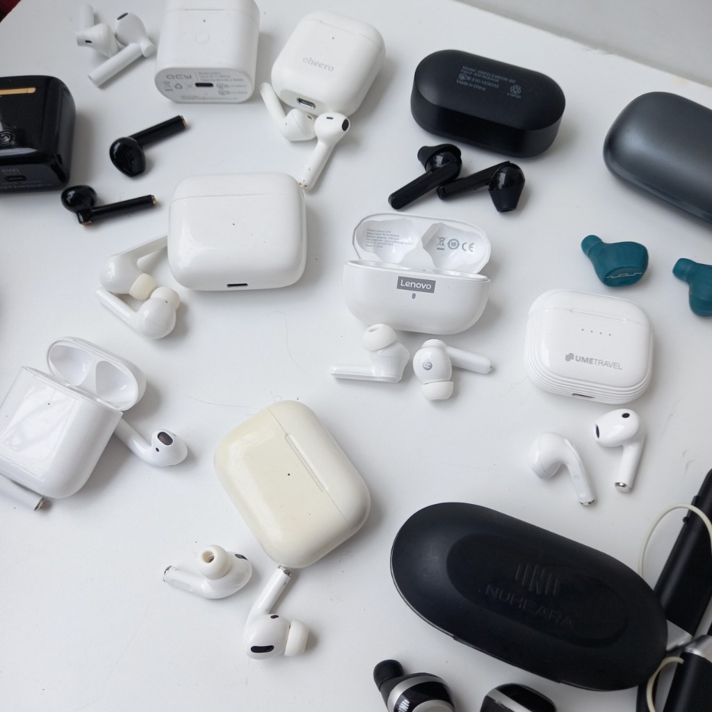 Tai nghe bluetooth nhật bãi và các loại đã test ok nghe và mic tốt hàng chính hãng cũ giá rẻ giá như hình