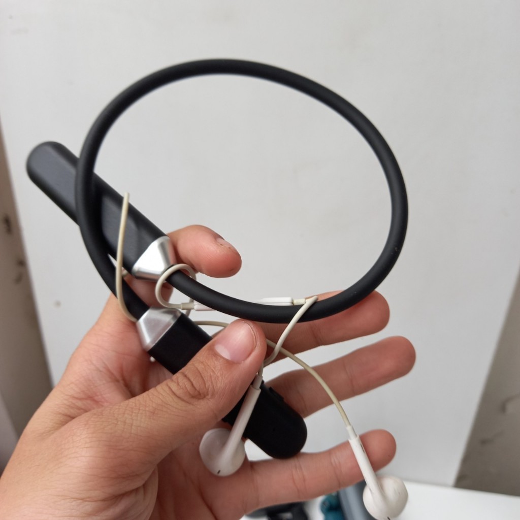 Tai nghe bluetooth nhật bãi và các loại đã test ok nghe và mic tốt hàng chính hãng cũ giá rẻ giá như hình