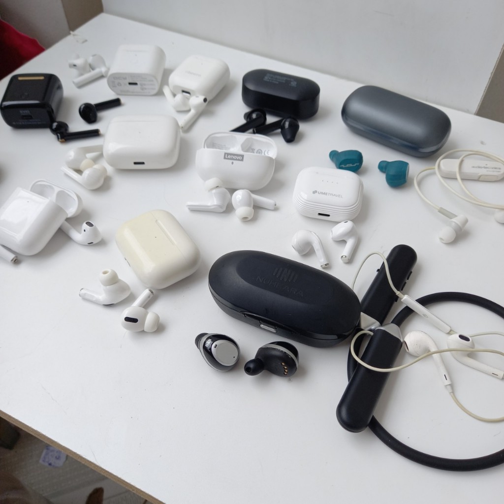 Tai nghe bluetooth nhật bãi và các loại đã test ok nghe và mic tốt hàng chính hãng cũ giá rẻ giá như hình