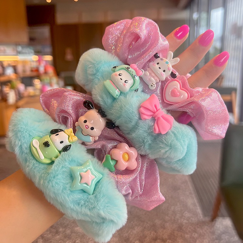 Dây buộc tóc Scrunches có gắn charm hình Pochacco