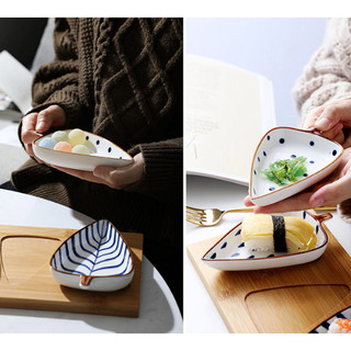 Set 4 đĩa lá decor kèm khay gỗ