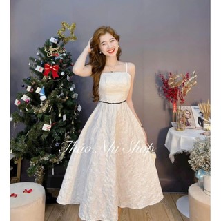 Đầm thời trang nữ đi chơi Tết chất Gấm 2 dây váy xòe maxi.Kiểu váy thiết kế sang trọng.Shop có 2 màu ( Trắng - Đỏ )