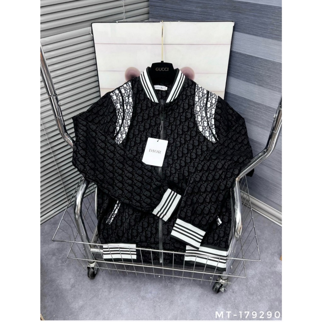 Áo Khoác Bomber Dior Họa Tiết Dập Vân Phối Cầu Vai Cực Đẹp , Áo Bomber Dior Vải 2 Lớp Dày Dặn Fom Unisex