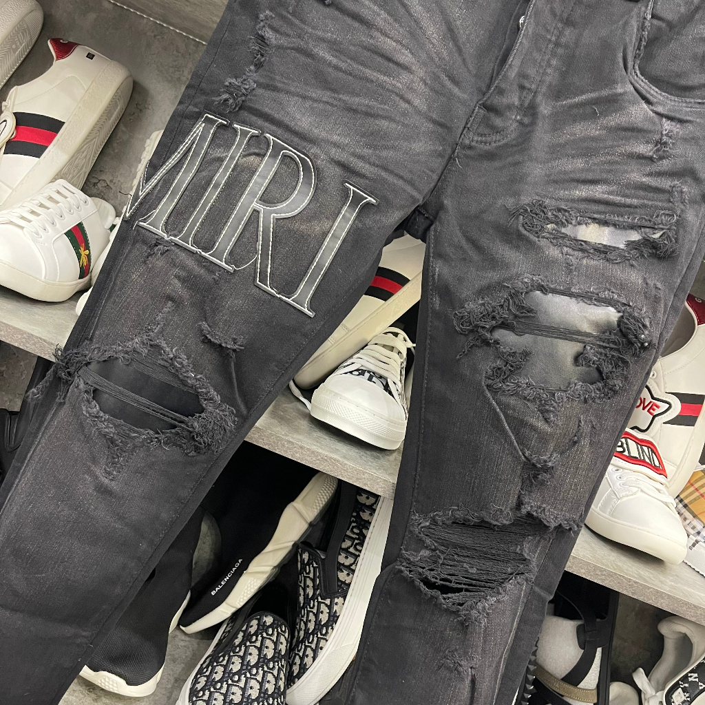 Quần Jean Skinny Amiri Nam Likeauth Wash Đen Mài Thêu Chữ Đùi Phối Rách Xù Vá Da Đen Mix Túi Sau Da Hottrend 2023