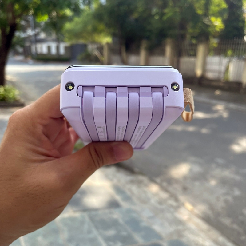 Pin dự phòng mini PHANTOM P12 dung lượng 20000mAh tích hợp 4 cáp sạc - có 2 đen pin