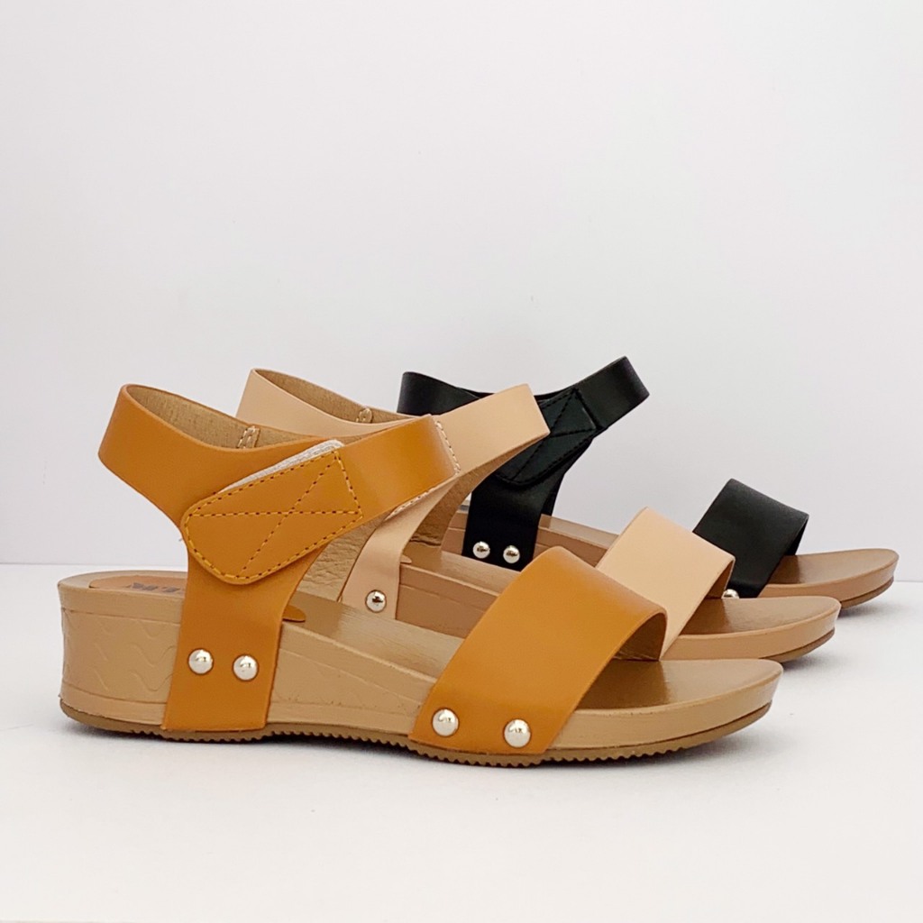 Giày sandal nữ quai ngang đế xuồng 3cm MT014