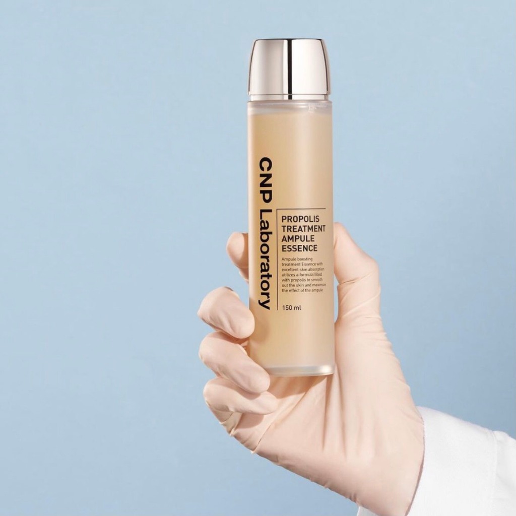 Nước Thần Keo Ong Cân Bằng Ngừa Lão Hoá, Làm Dịu, Cấp Ẩm, Giảm Thâm Nám CNP Laboratory Propolis Treatment Ampule Essence