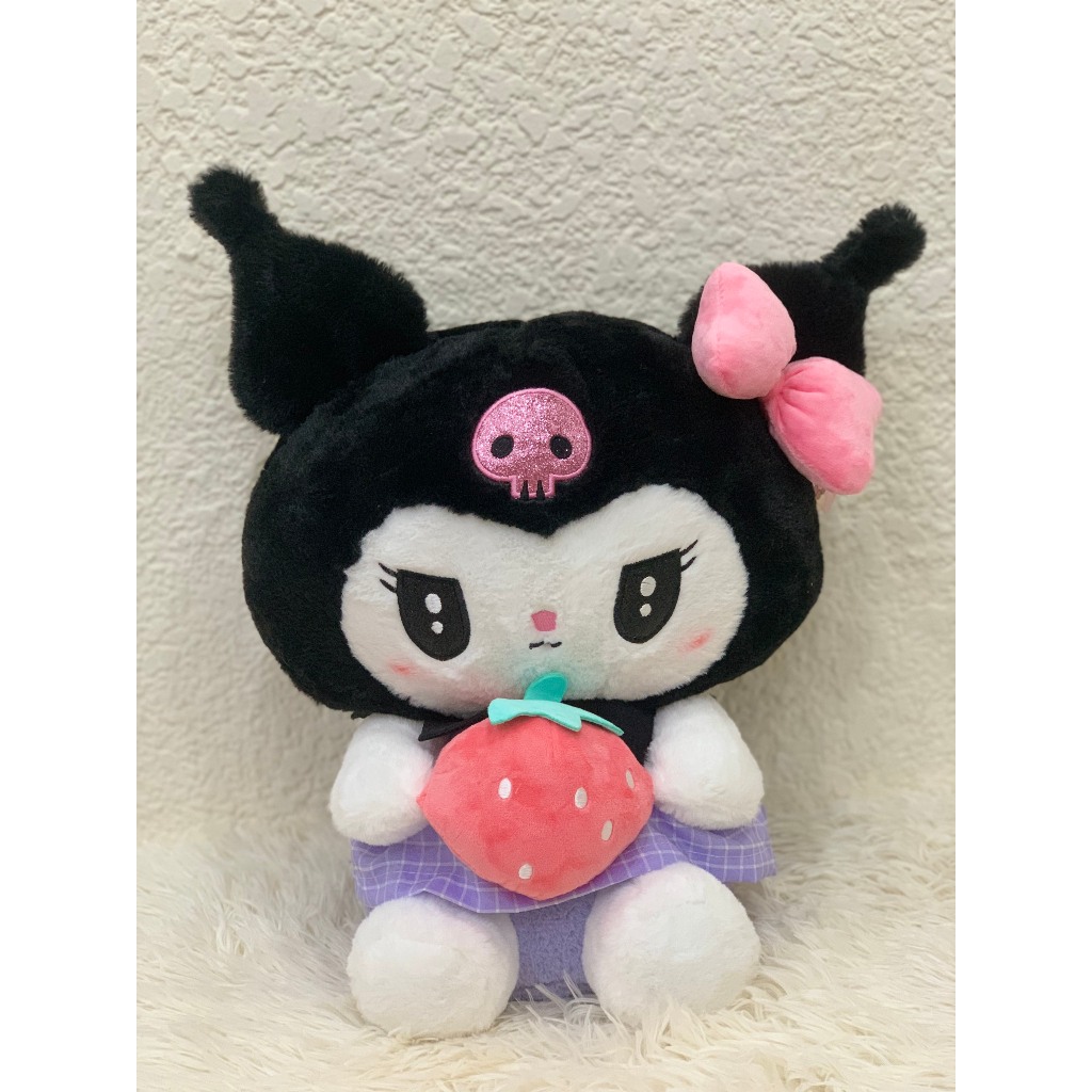 Kuromi ôm dâu, My Melody ôm dâu,gấu bông cao cấp làm quà tặng đủ size