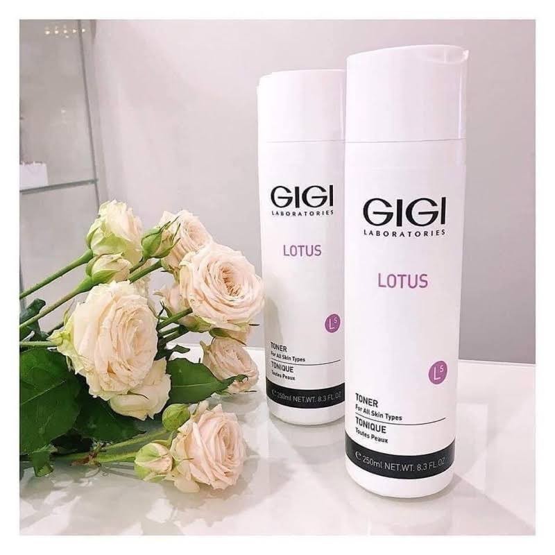 Nước hoa hồng Gigi Lotus Toner cấp ẩm sâu cho da 250ml