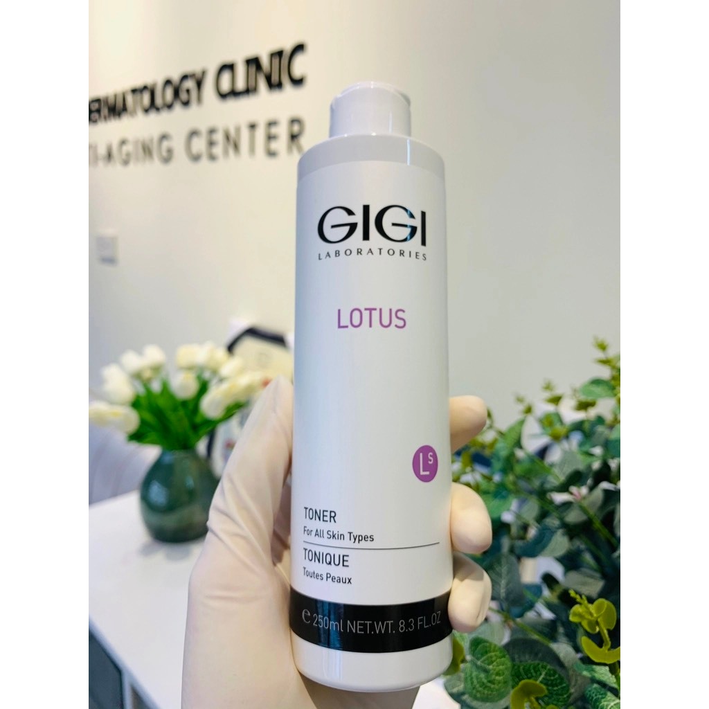 Nước hoa hồng Gigi Lotus Toner cấp ẩm sâu cho da 250ml