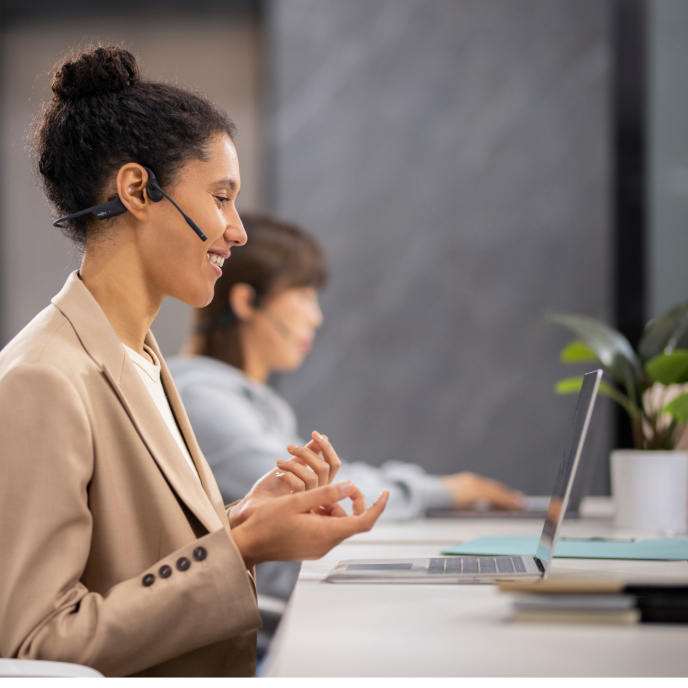 Tai nghe Bluetooth truyền âm thanh qua xương Shokz OPENCOMM2/OPENCOMM2 UC - Hàng Chính Hãng