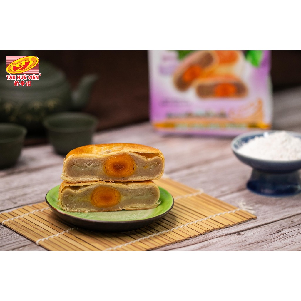 Bánh pía môn sầu riêng trứng 4 sao (540g) Tân Huê Viên