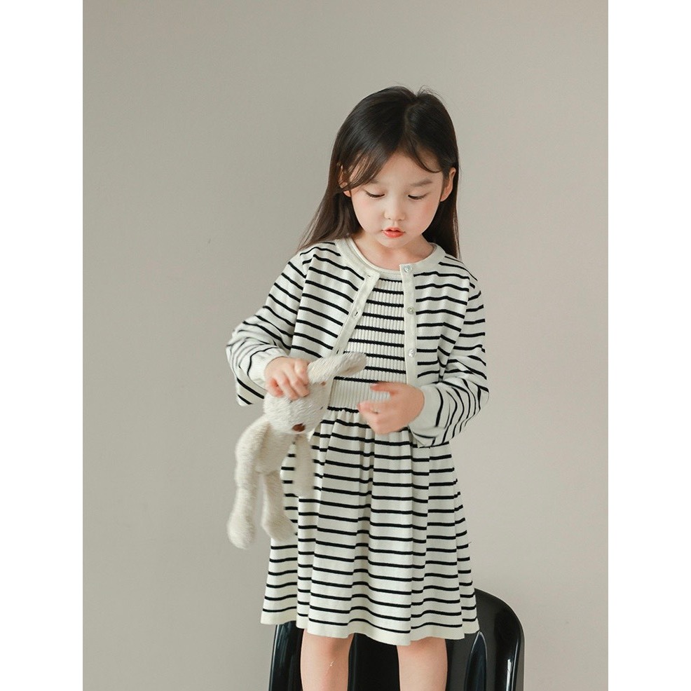 Set áo váy 2 chi tiết kẻ sọc ngang thu đông cho bé gái Danchau 969