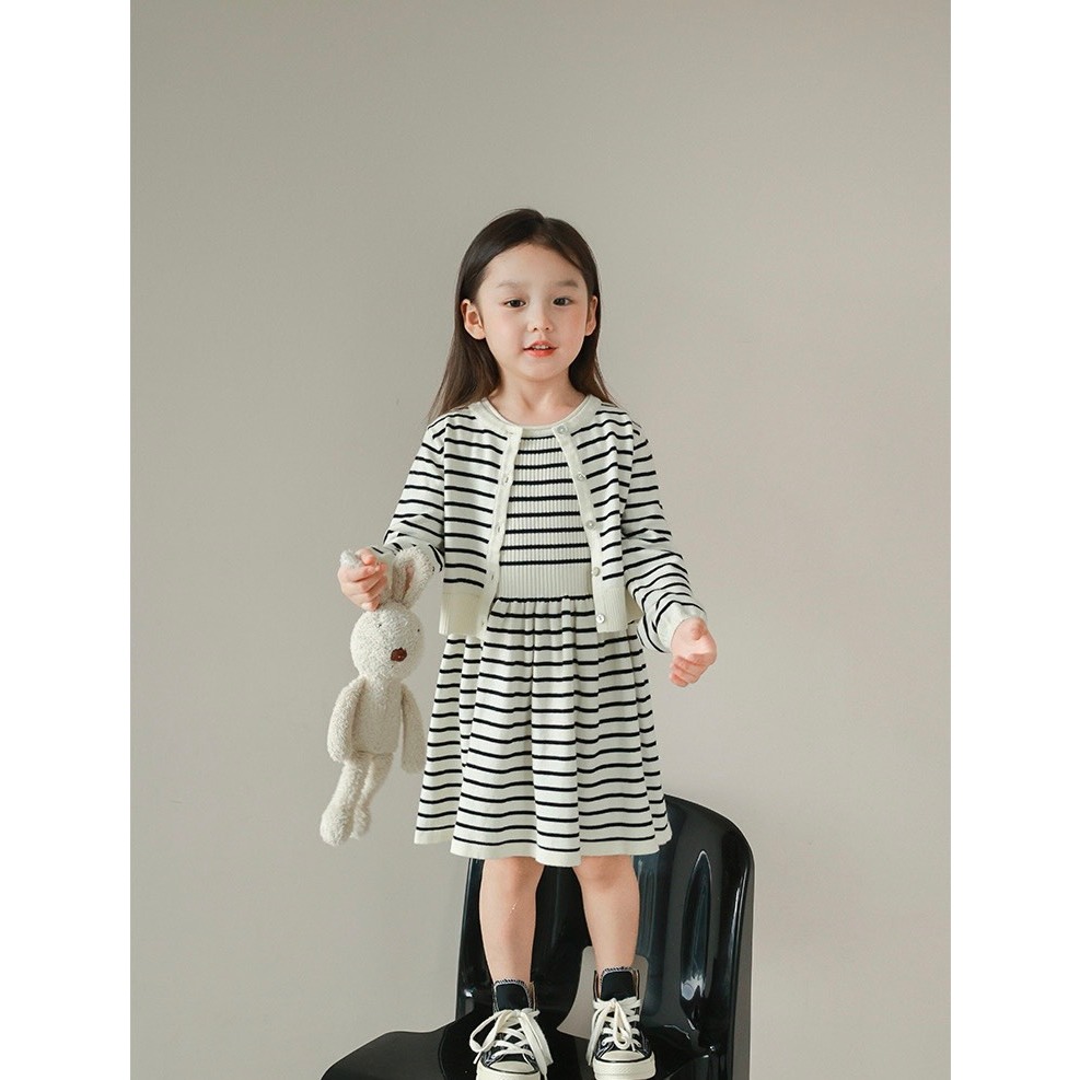 Set áo váy 2 chi tiết kẻ sọc ngang thu đông cho bé gái Danchau 969