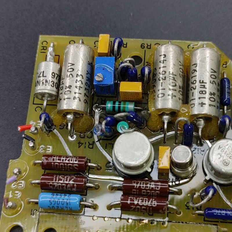 Tụ điện Tantalum 50V 10uF tháo máy Mỹ