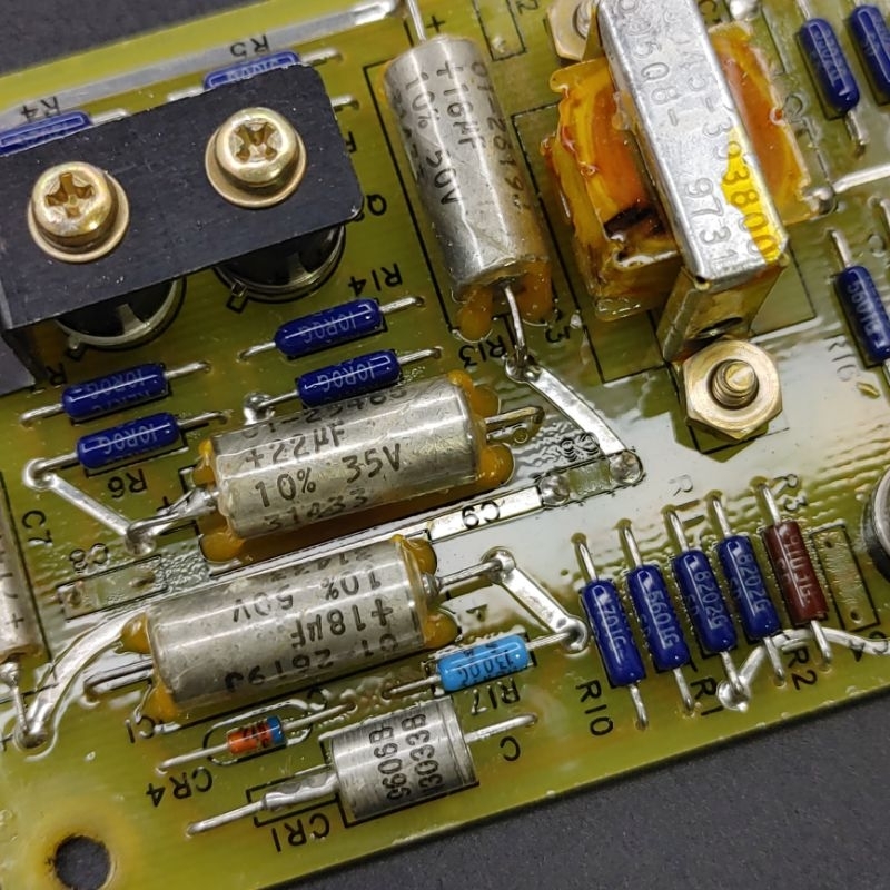 Tụ điện Tantalum 35V 22uF tháo máy Mỹ