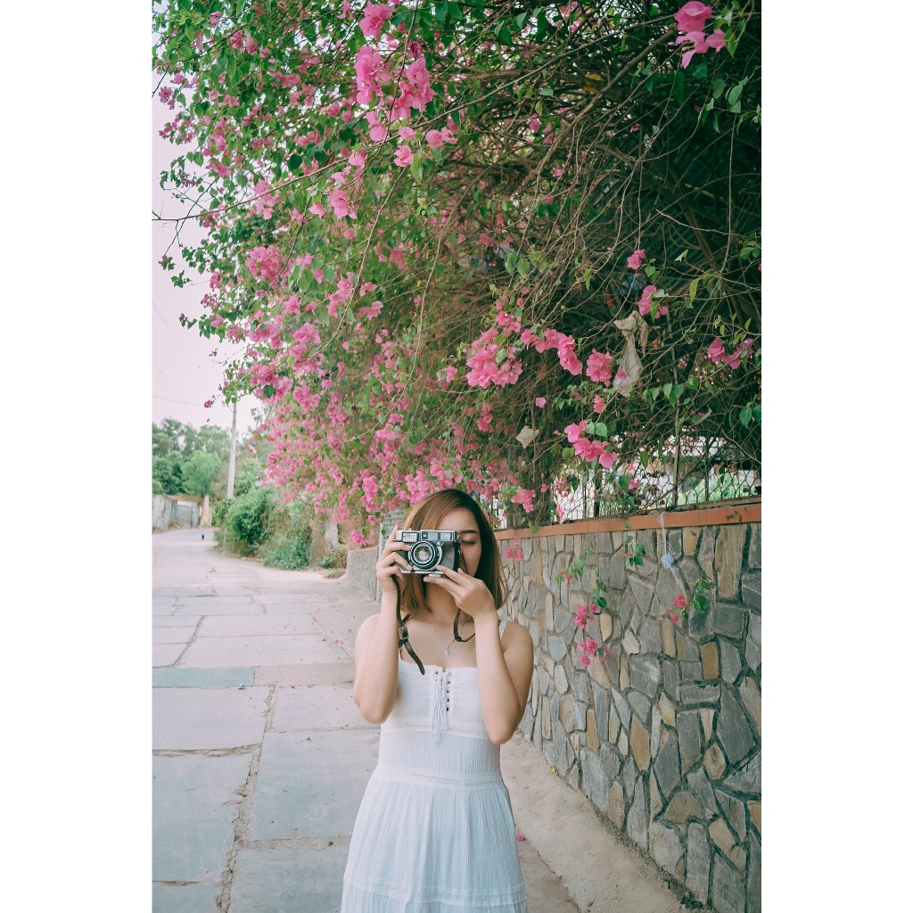 MÁY ẢNH CANON M10 + ỐNG KÍNH 15 45 IS STM ĐẸP 98%. NGUYÊN TEM CHÍNH HÃNG CANON LBM.  MÀN HÌNH CẢM ỨNG , LẬT SELFIE ,WIFI