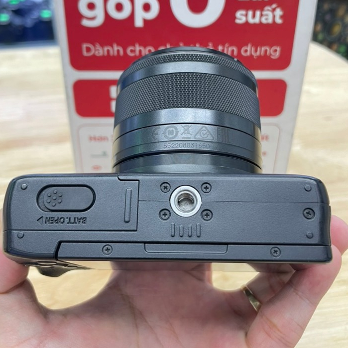 MÁY ẢNH CANON M10 + ỐNG KÍNH 15 45 IS STM ĐẸP 98%. NGUYÊN TEM CHÍNH HÃNG CANON LBM.  MÀN HÌNH CẢM ỨNG , LẬT SELFIE ,WIFI