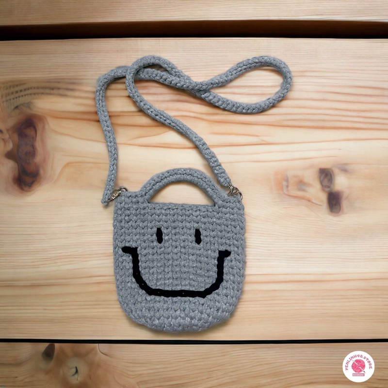[Handmade] Túi đan len hoạ tiết mặt cười