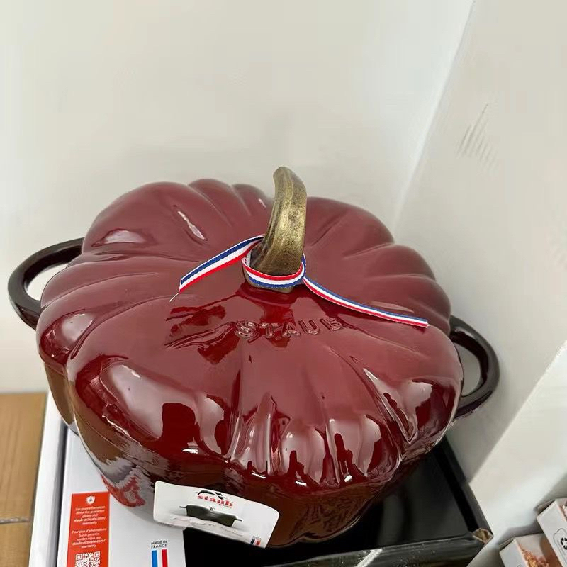 Nồi gang bí ngô Staub