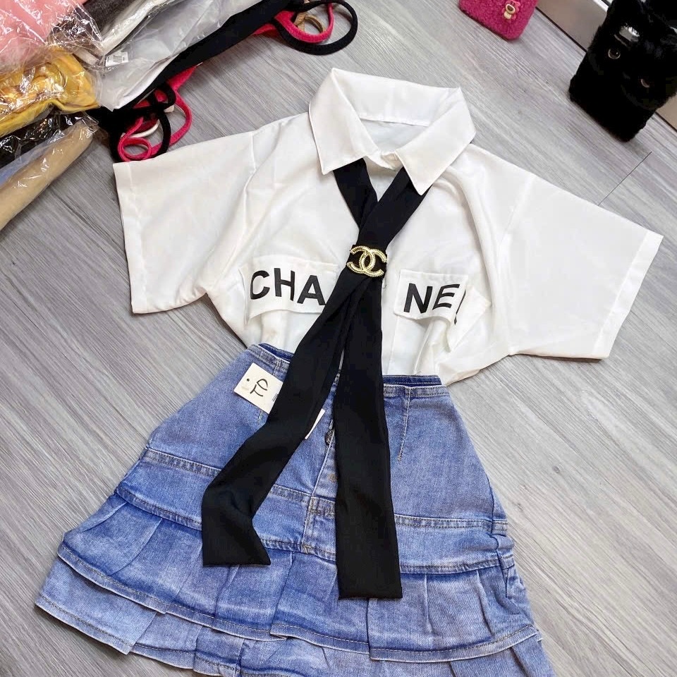 Áo sơmi croptop phối cà vạt bánh bèo dễ thương