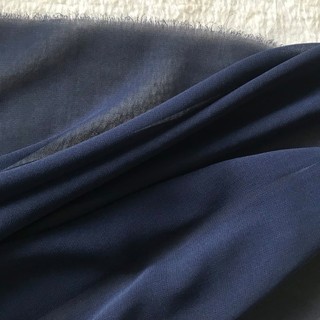 Vải voan chiffon màu xanh đen khổ 1m5 - chất mỏng, mềm rũ, co giãn nhẹ 2 chiều - làm lót, may áo kiểu