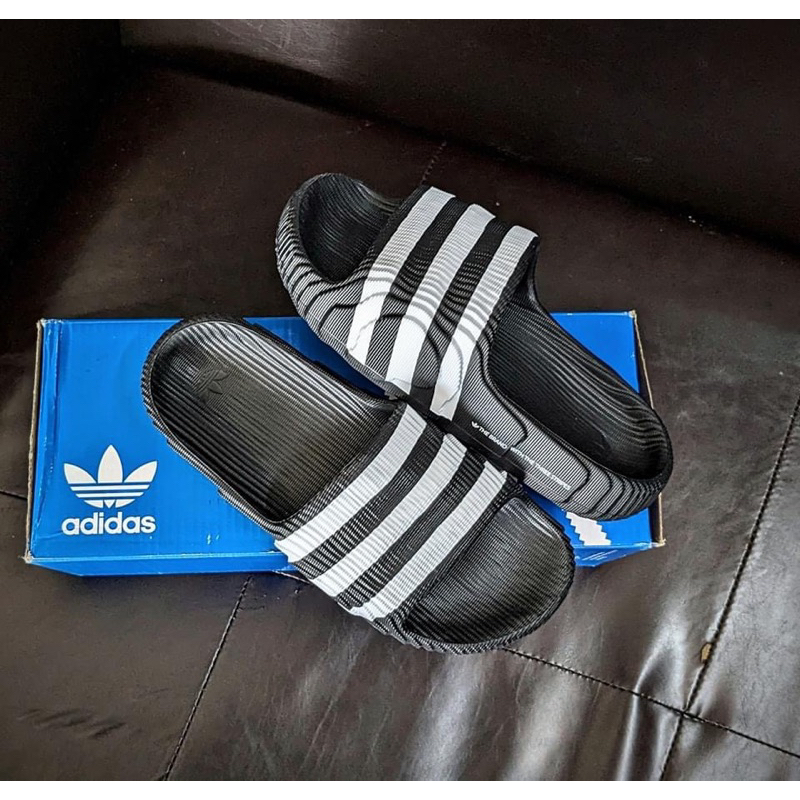 Dép adidas adilette22 hàng chính hãng giá tốt-fake đền gấp đôi