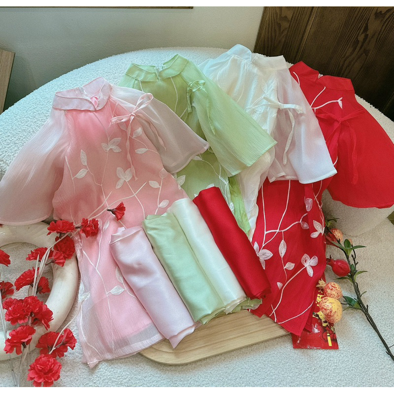 Áo dài cách tân thêu lá cây bé gái