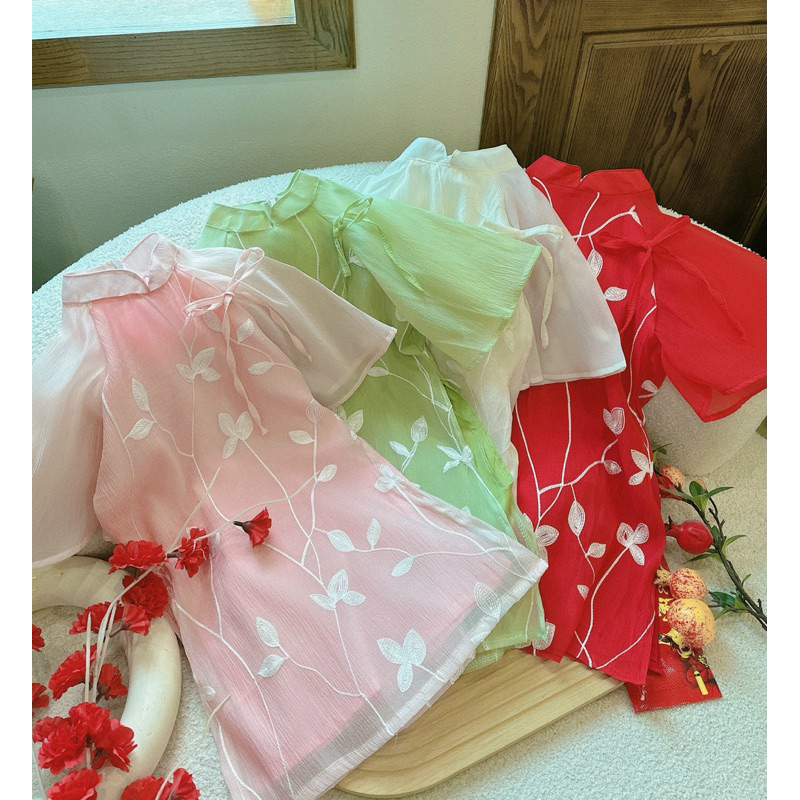 Áo dài cách tân thêu lá cây bé gái