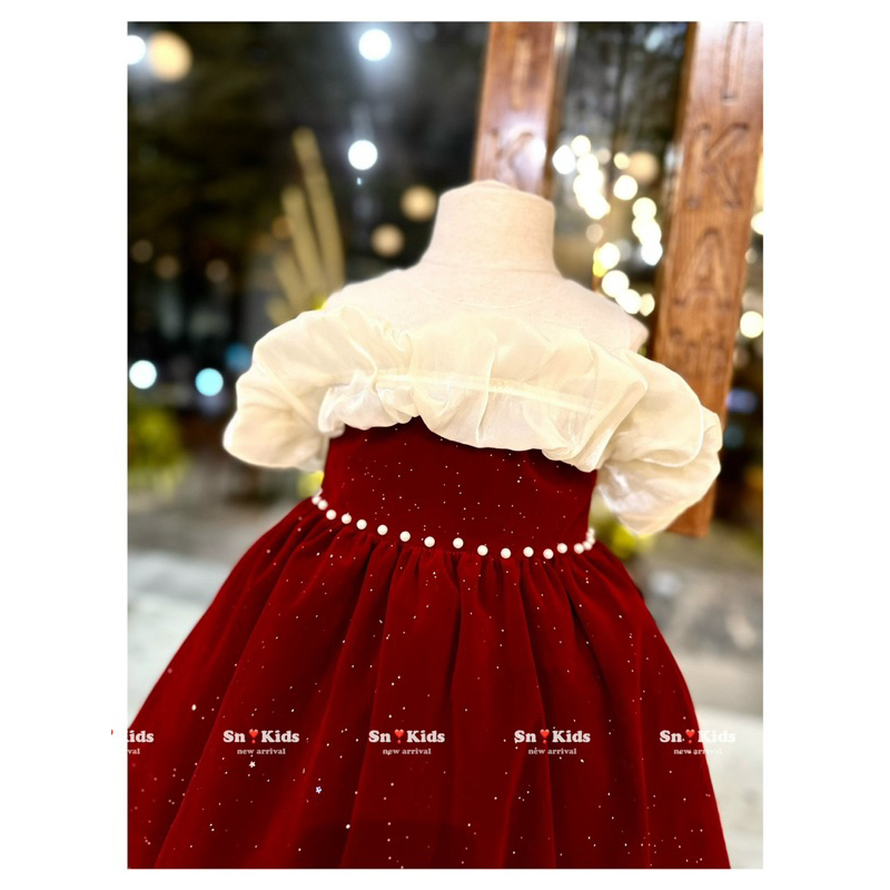 Váy nhung phối voan rớt vai bé gái