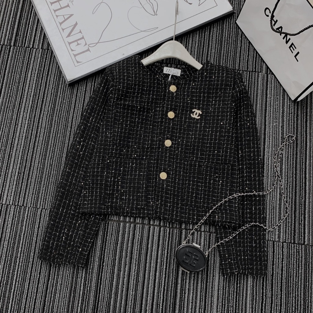 Khoác dạ kèm tag