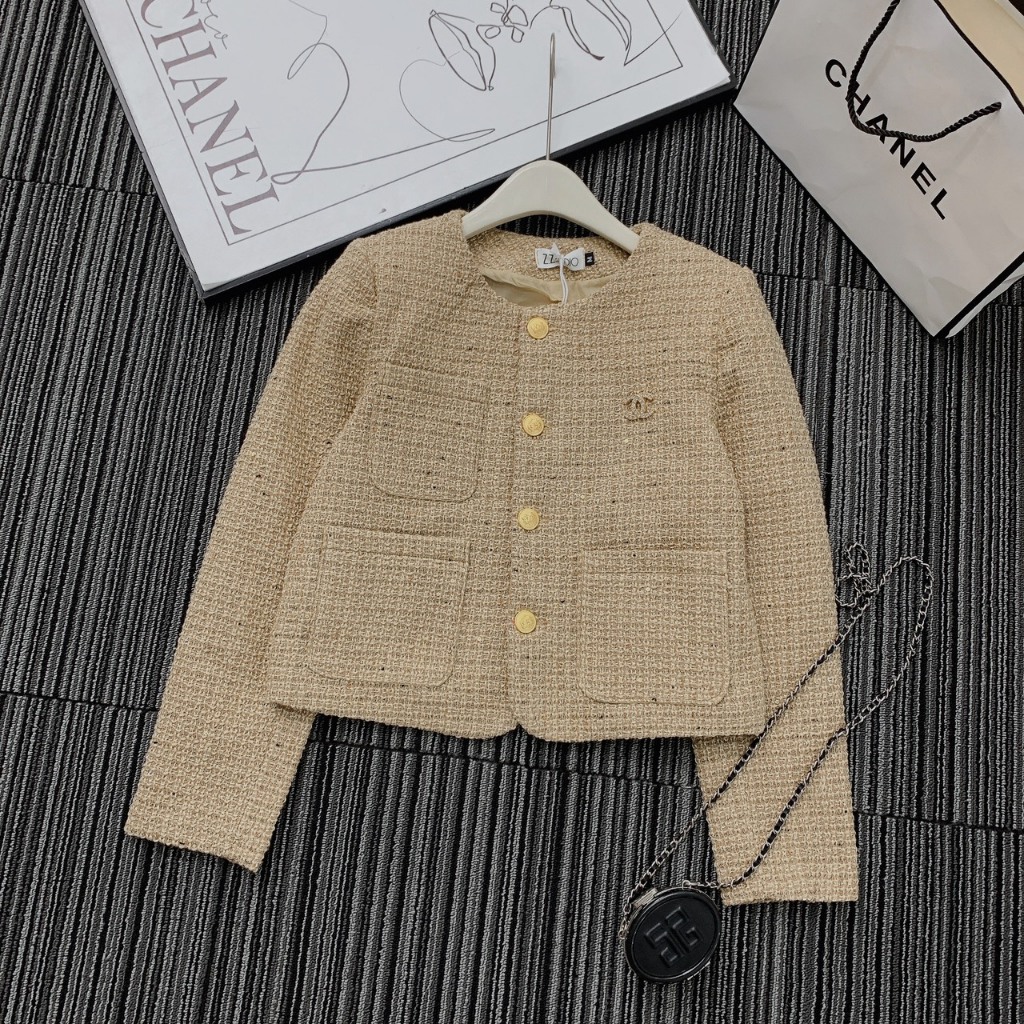 Khoác dạ kèm tag