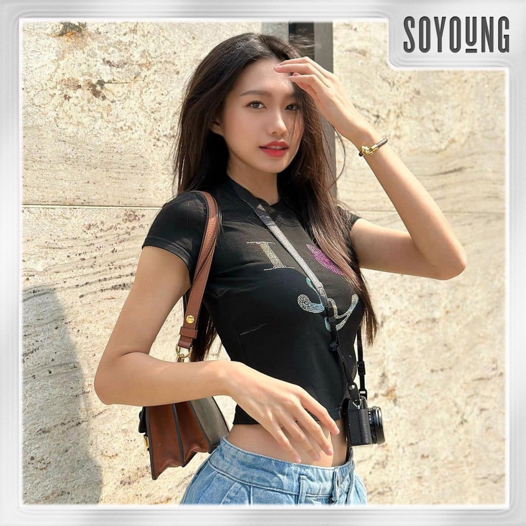 Áo croptop SY TEE họa tiết đính đá với thiết kế ôm sát quyến rũ SOYOUNG - ASY220413