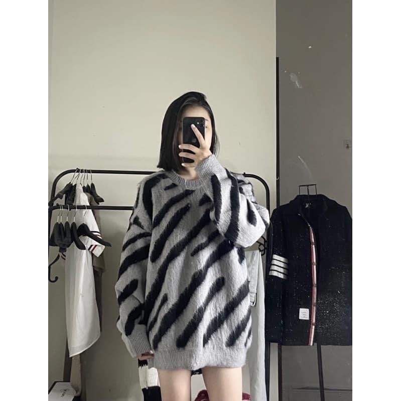 Áo sweater  from oversized phối sọc đen lông dành cho nam nữ