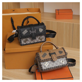 Túi xách tay cầm đeo vai đeo chéo charm đồng size 20 853