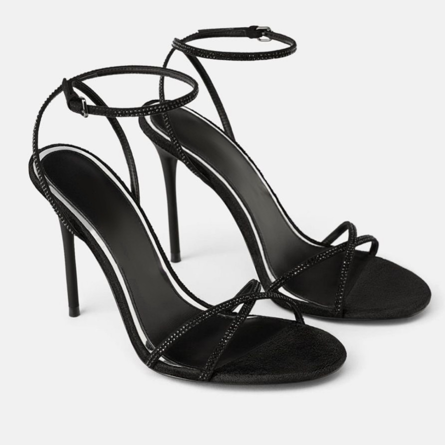 Sandal cao gót dây đá đen mũi tròn 11p