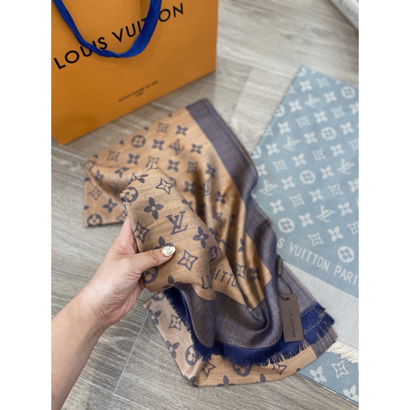 Khăn choàng xịn xò sang choảnh 2 màu