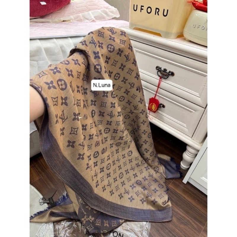 Khăn choàng xịn xò sang choảnh 2 màu