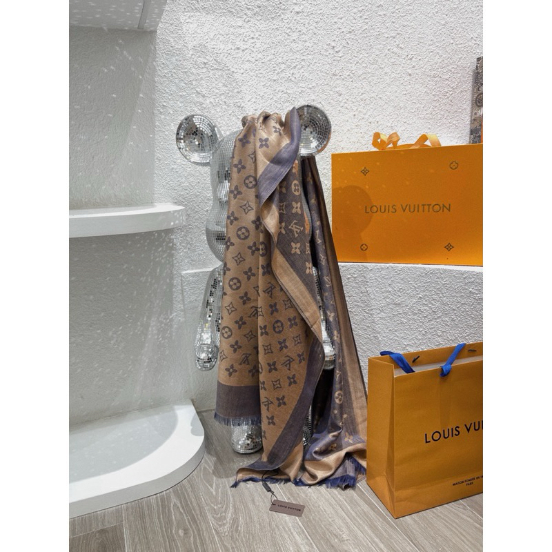 Khăn choàng xịn xò sang choảnh 2 màu