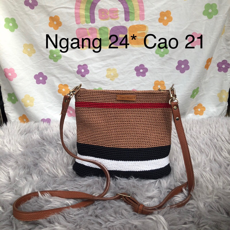 Túi chuẩn si. Túi qua sử dụng. Khách vui lòng xem hình nếu muốn biết thêm thông tin sản phẩm mời khách vô chat . Thanks.