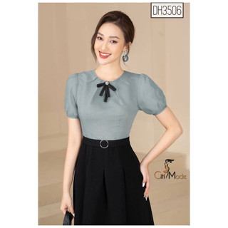 ĐẦM XOÈ CÔNG SỞ XANH ĐÁ PHỐI CHÂN ĐEN ĐÍNH TAG NƠ CỔ TRÒN TAY NGẮN