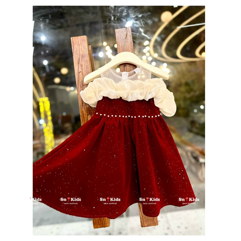 Váy nhung phối voan rớt vai bé gái