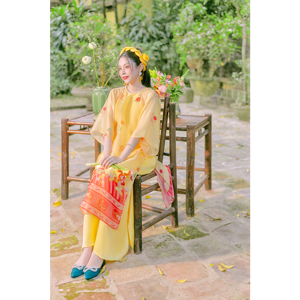 Sumire Store Áo dài Organza Khuê Đình - Vàng - Freesize (Chỉ lớp ngoài)