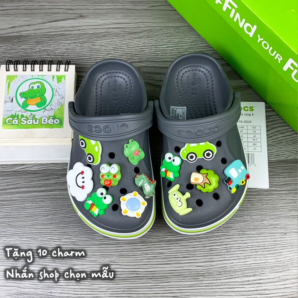Dép sục Cross trẻ em Baya màu Xám - Viền xanh lá chống trượt tặng kèm 8 Charms siêu dễ thương