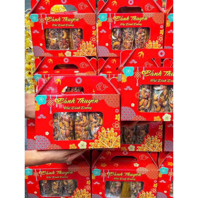 Hộp Tết 2024 - 500g bánh thuyền hạt dinh dưỡnh thơm ngon
