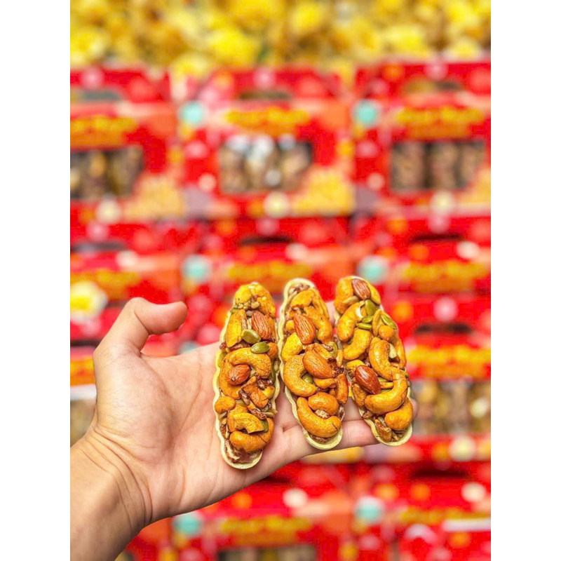 Hộp Tết 2024 - 500g bánh thuyền hạt dinh dưỡnh thơm ngon