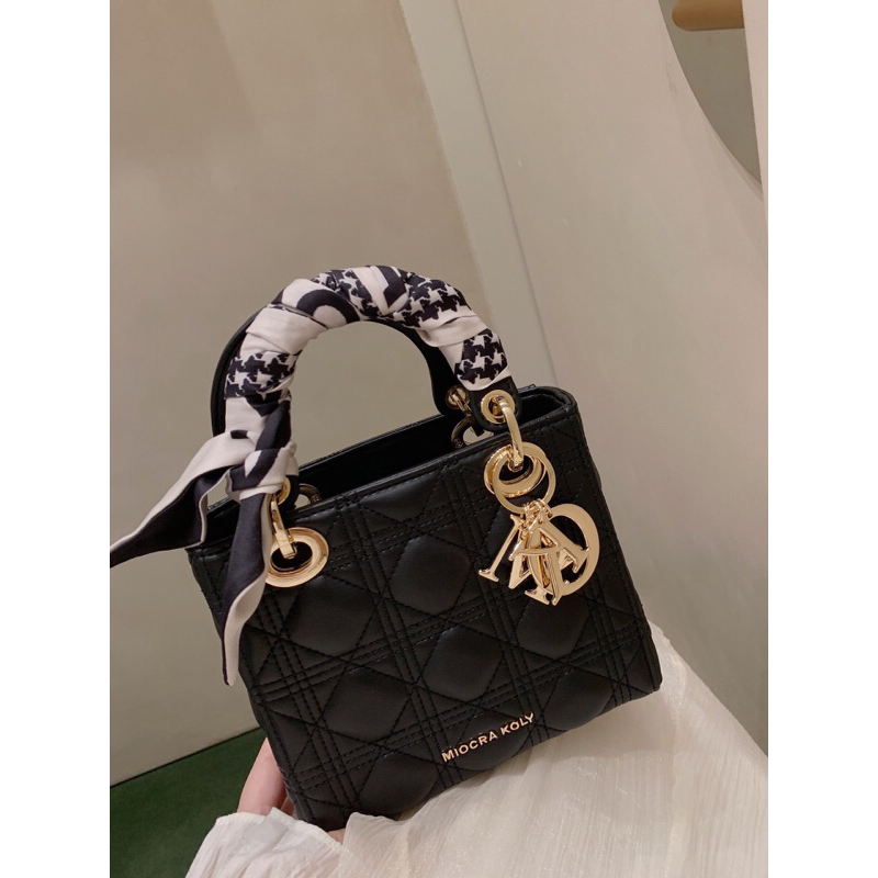 Túi xách da trần trám kèm khăn