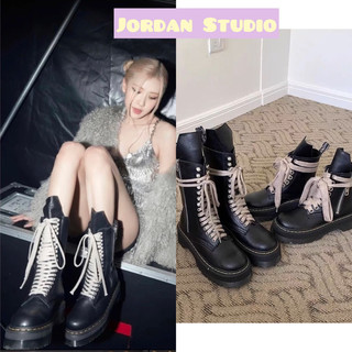 Giày boots buộc dây Dr Marten giống Rosé Blackpink mang ở concert Born Pink