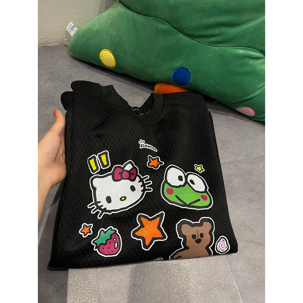 ÁO SWEATER ĐEN XỐP HÌNH KITTY VÀ ẾCH G50 LUMIHOUSE